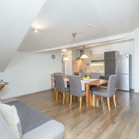 Apartment Maria Lussi Pula Buitenkant foto