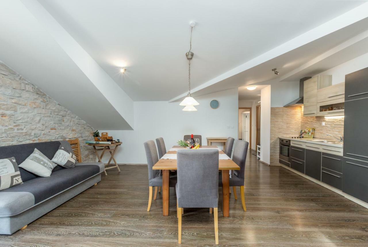 Apartment Maria Lussi Pula Buitenkant foto